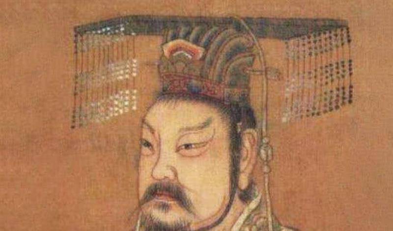 一个被蔑视的诸侯，最后却和天子平起平坐，是何缘故？