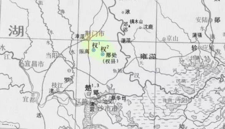 一个被蔑视的诸侯，最后却和天子平起平坐，是何缘故？