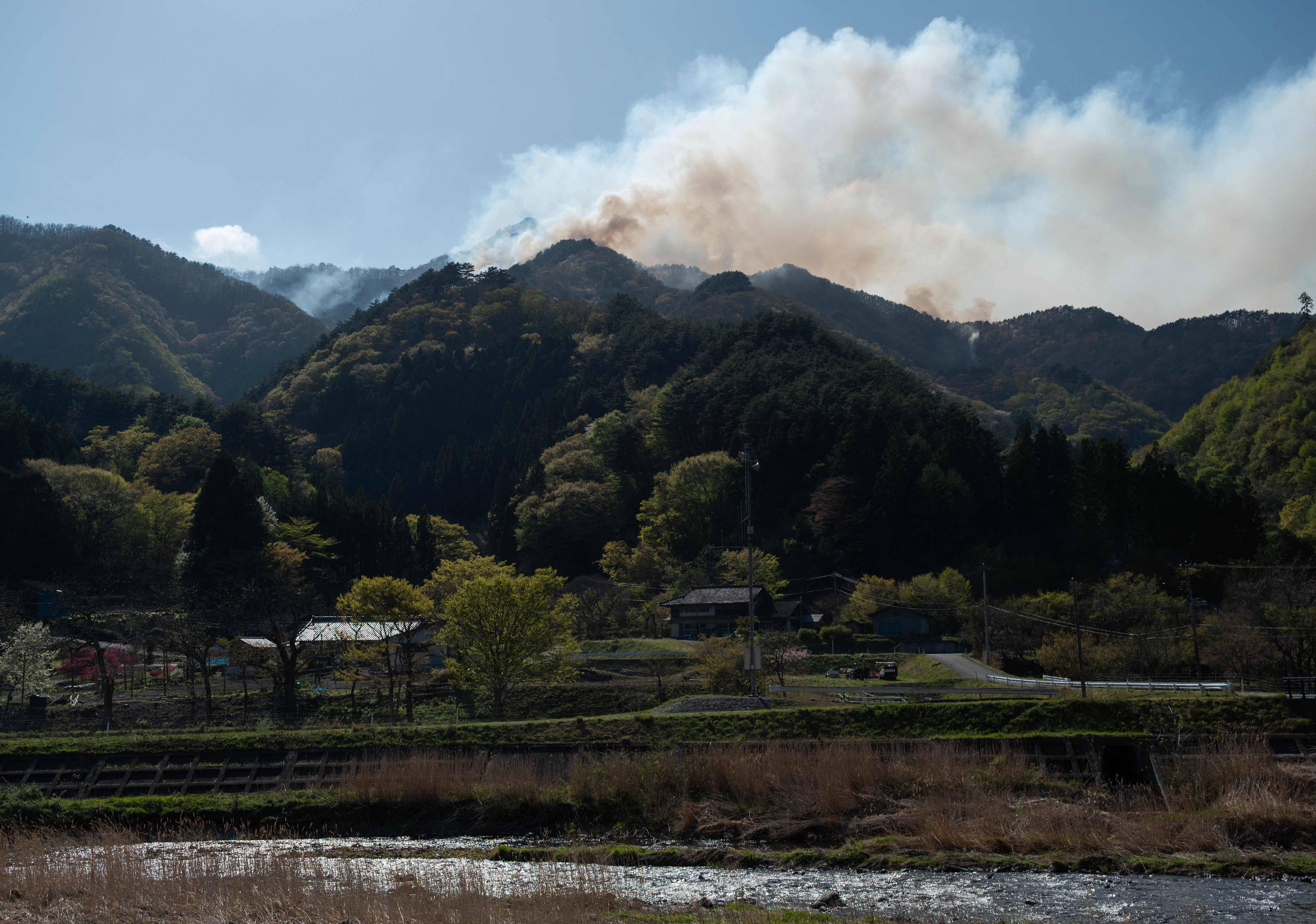 （外代一线）日本：扑救山火