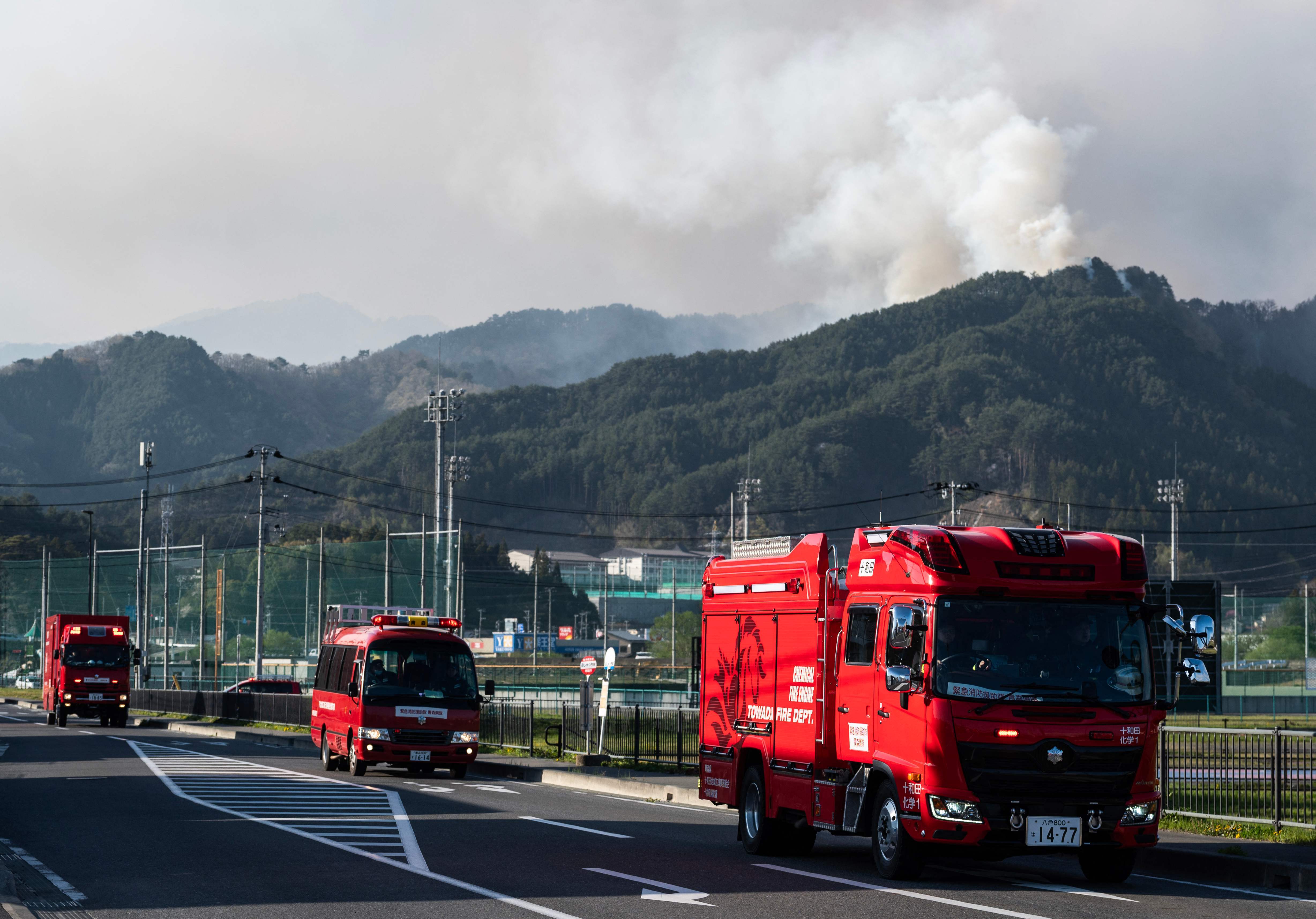 （外代一线）日本：扑救山火